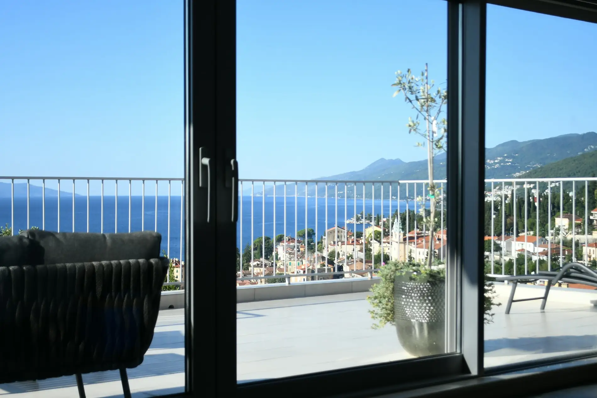 Terrazza con vista sul mare